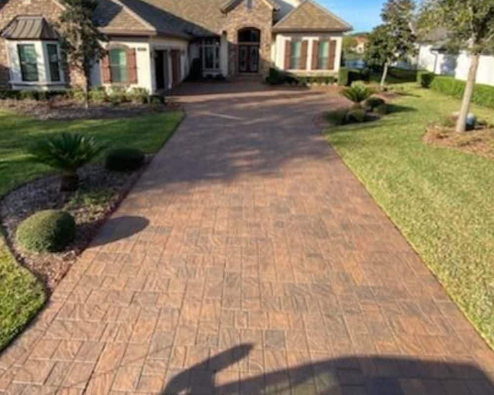 Clean pavement in front of a residence in Florida